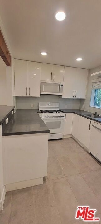 305 Broadway Street - Photo 15