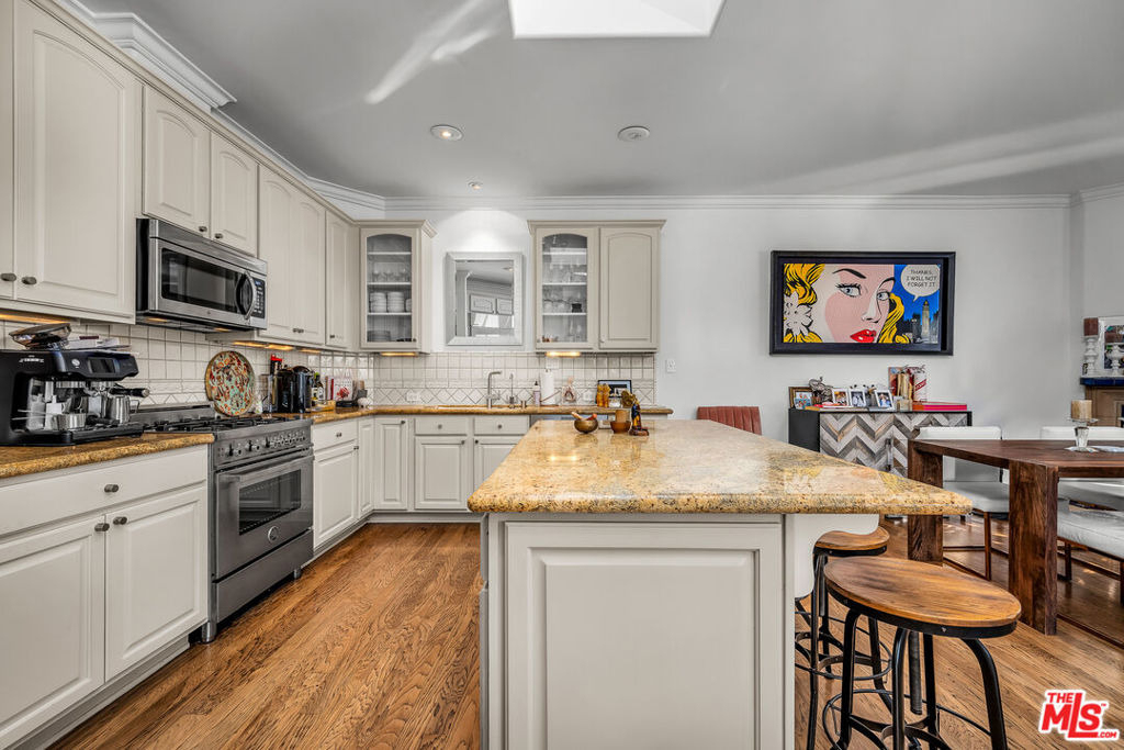 934 Hilldale Avenue - Photo 9