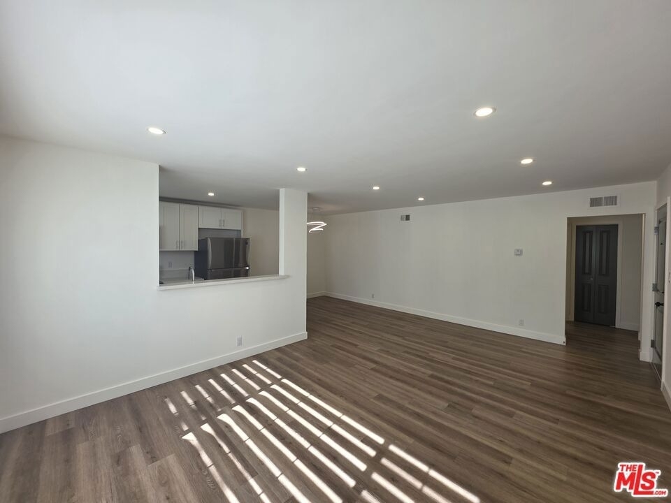 11051 Missouri Avenue - Photo 5