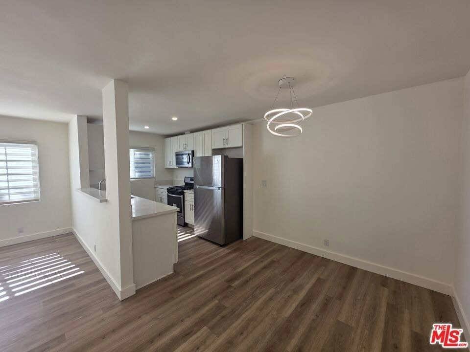 11051 Missouri Avenue - Photo 2