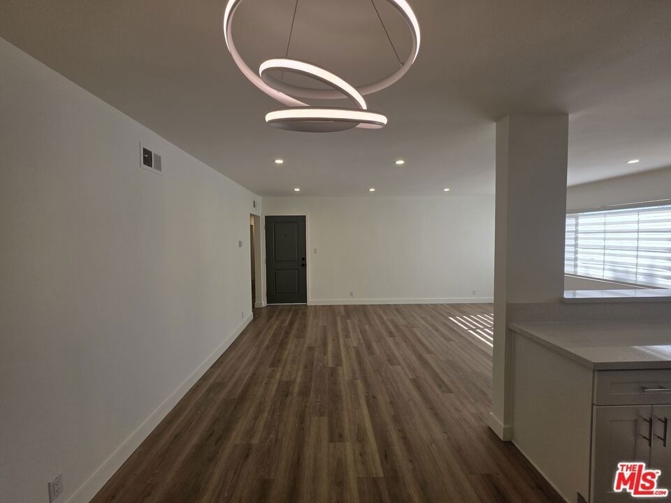 11051 Missouri Avenue - Photo 9