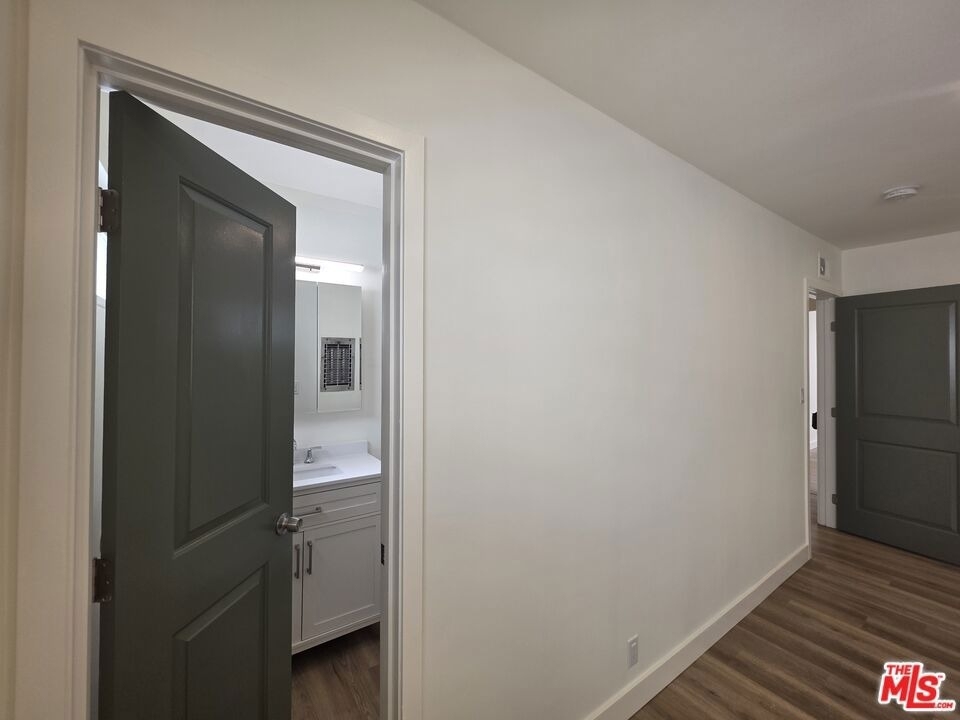 11051 Missouri Avenue - Photo 11