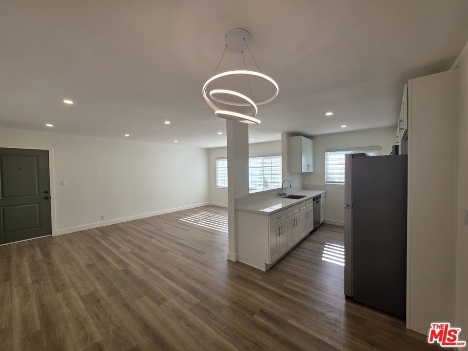 11051 Missouri Avenue - Photo 0