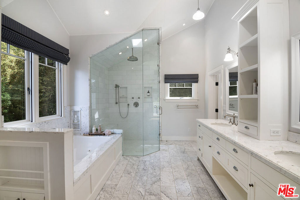 9530 Moonridge Terrace Place - Photo 20