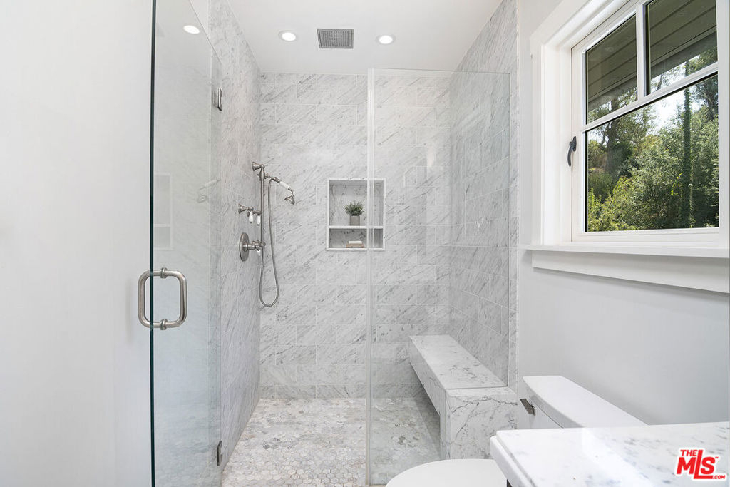 9530 Moonridge Terrace Place - Photo 27