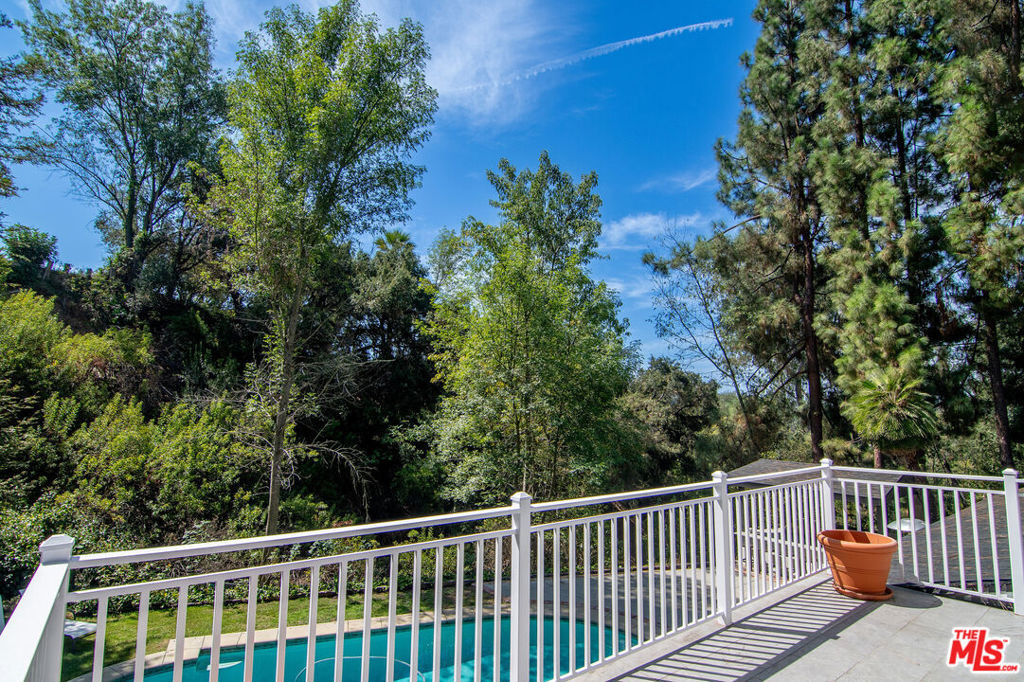 9530 Moonridge Terrace Place - Photo 18