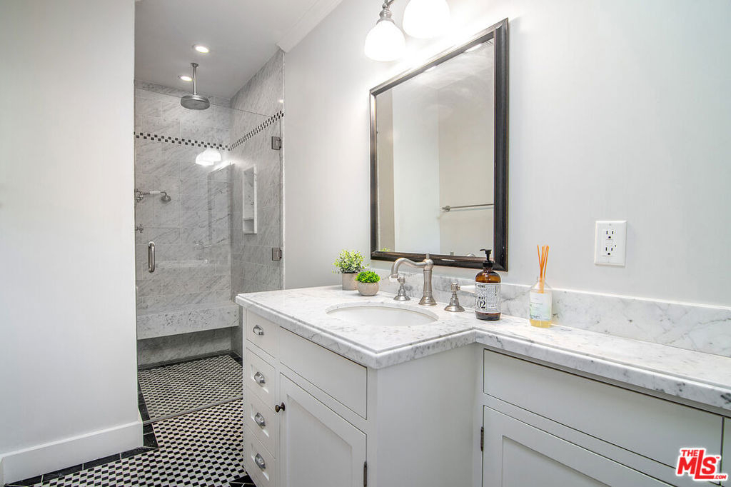 9530 Moonridge Terrace Place - Photo 30