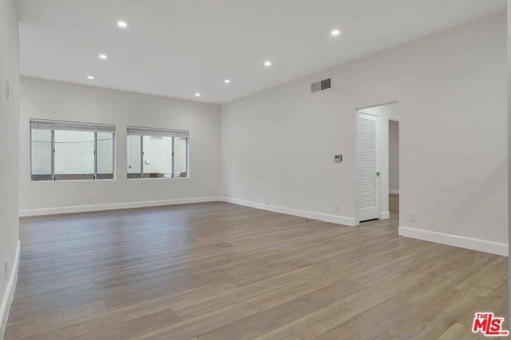 134 S Elm Drive - Photo 1