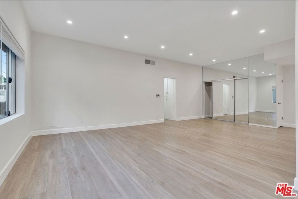 134 S Elm Drive - Photo 9