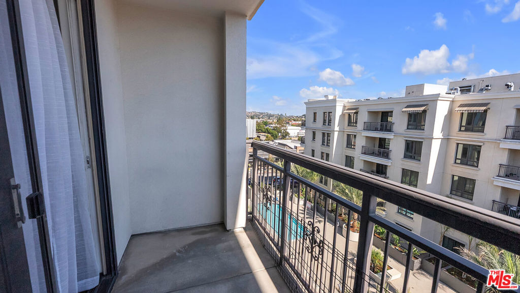 611 Caruso Avenue - Photo 29