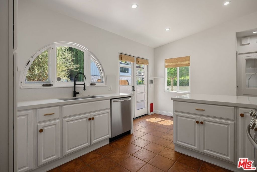 3447 Primera Avenue - Photo 15