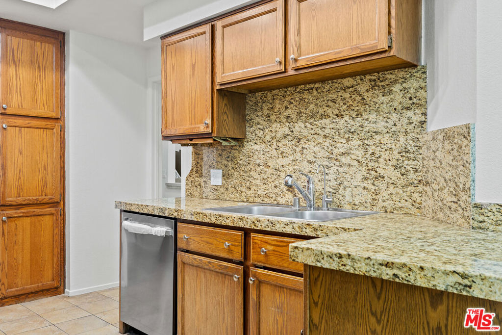 5420 Sylmar Avenue - Photo 9