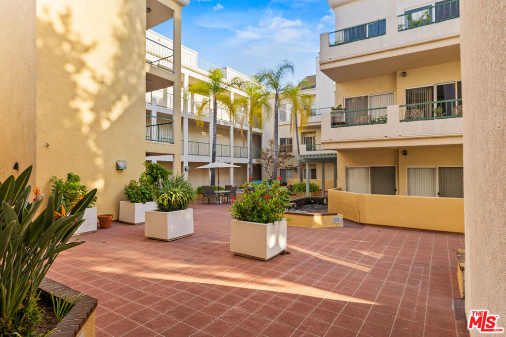 5420 Sylmar Avenue - Photo 29