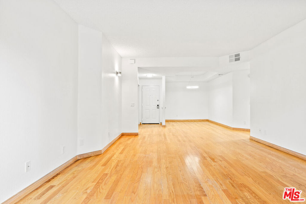 5420 Sylmar Avenue - Photo 12