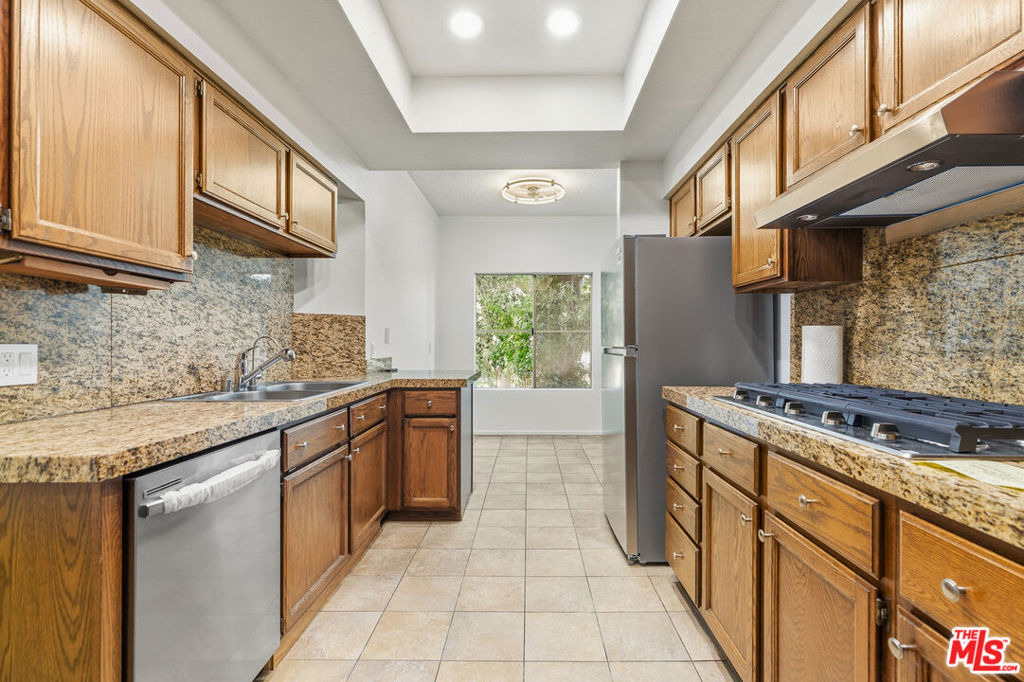 5420 Sylmar Avenue - Photo 6