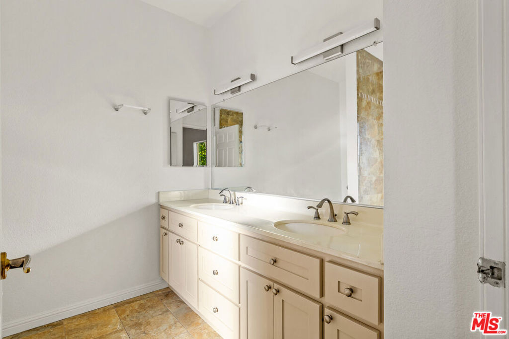 5420 Sylmar Avenue - Photo 25