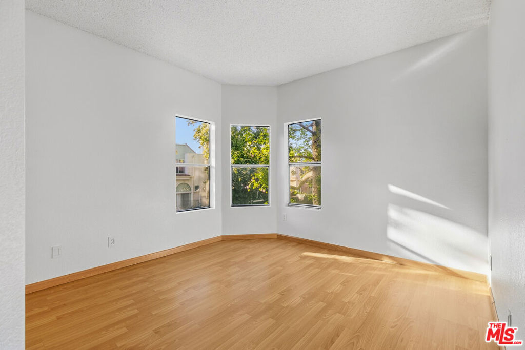 5420 Sylmar Avenue - Photo 19