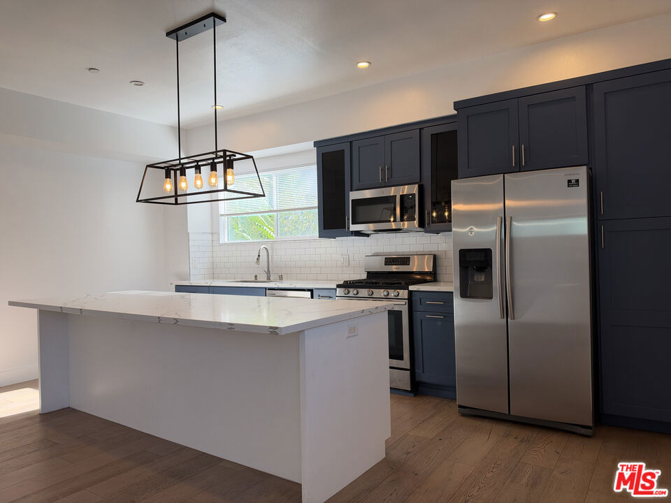 238 N Park View - Photo 6