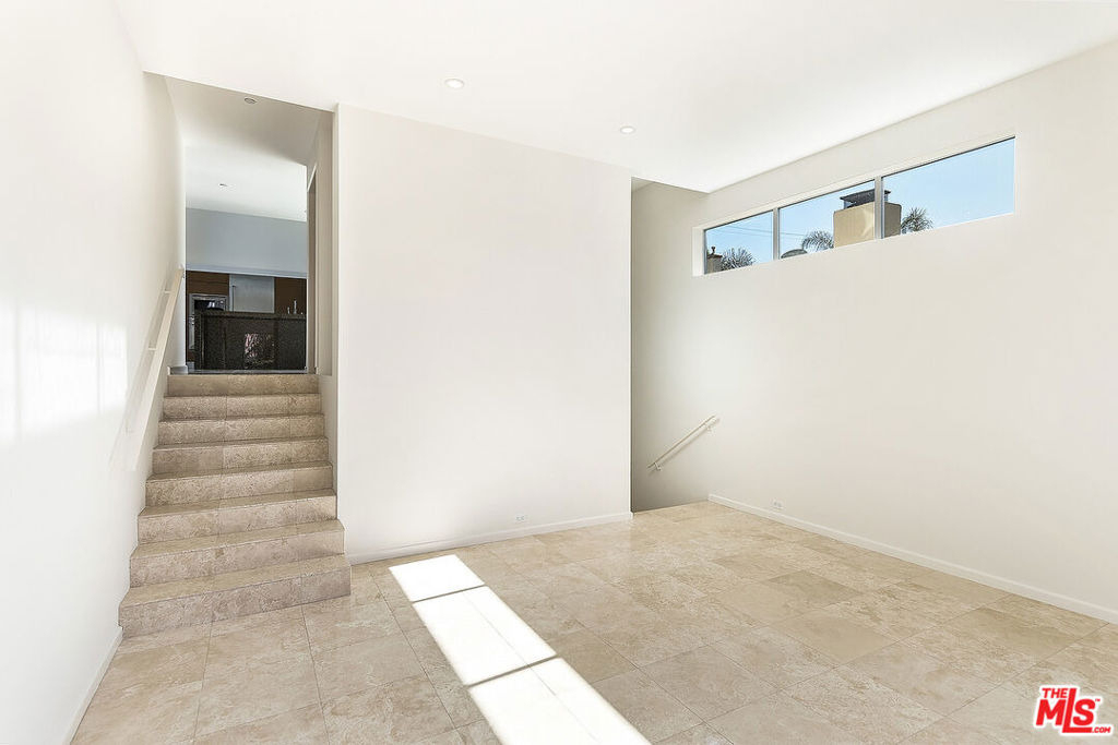 714 Westbourne Drive - Photo 4