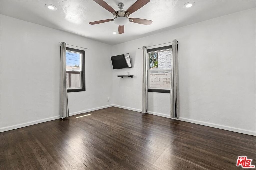 8908 Gibson Street - Photo 32