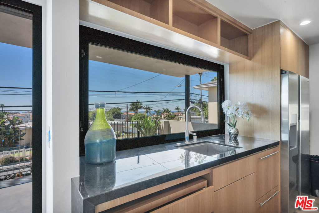 1536 Prospect Avenue - Photo 12