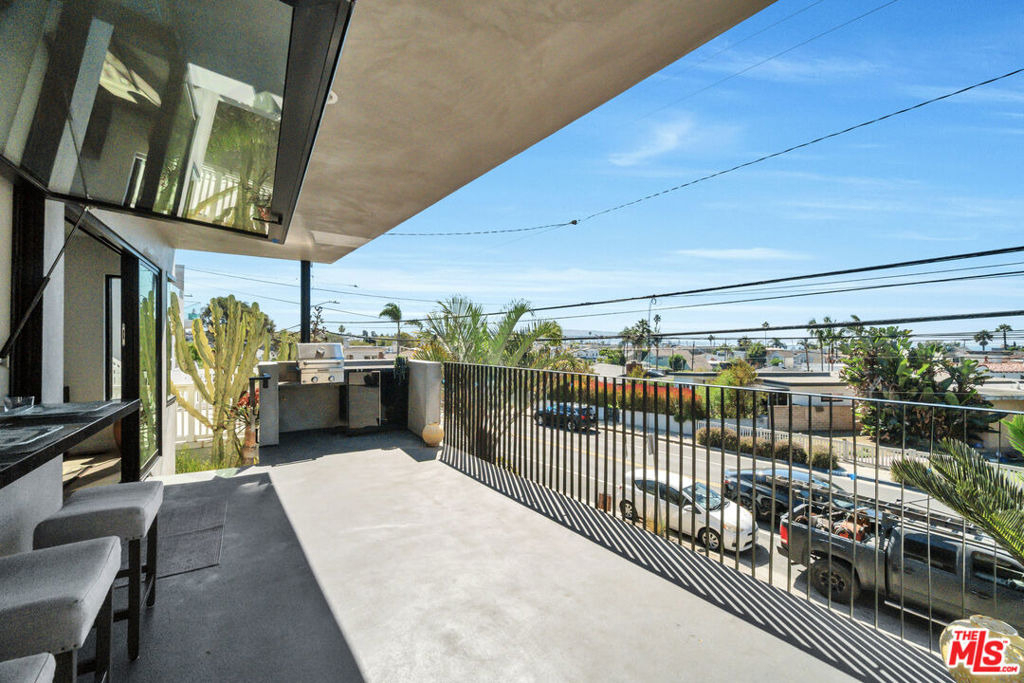 1536 Prospect Avenue - Photo 4