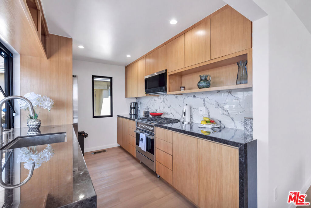 1536 Prospect Avenue - Photo 10