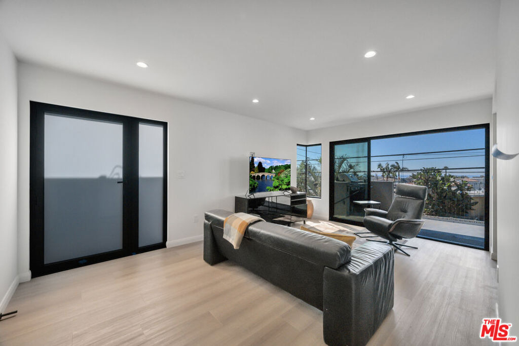 1536 Prospect Avenue - Photo 16