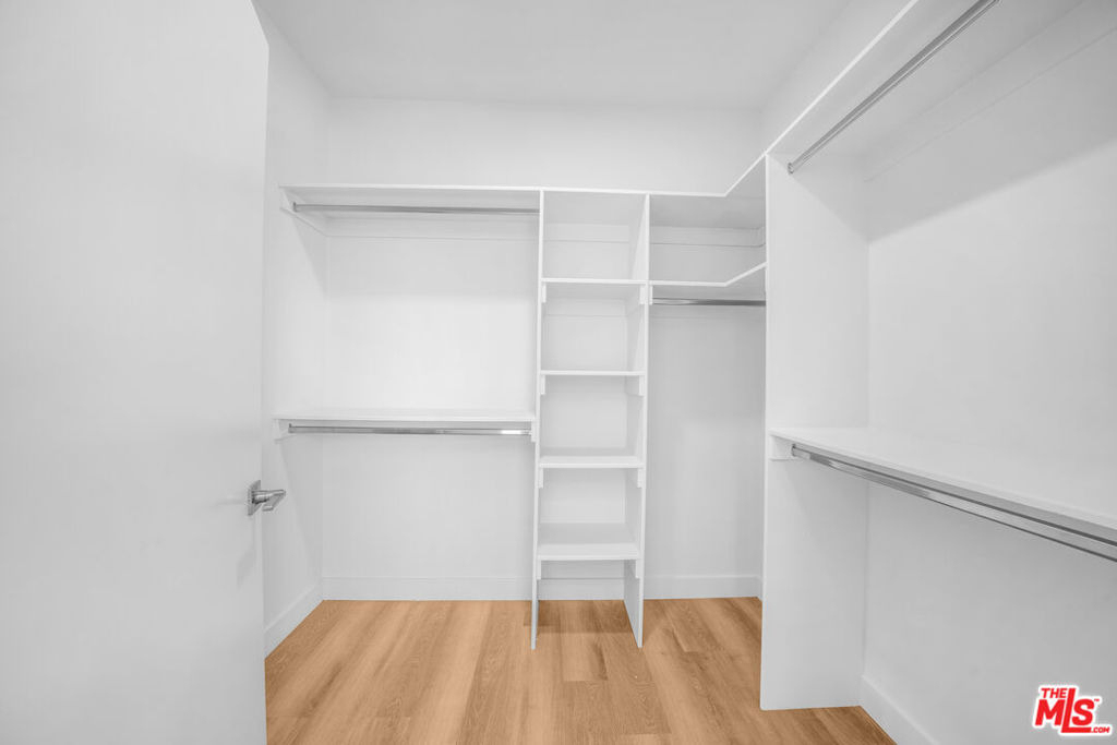 14825 Delano Street - Photo 13