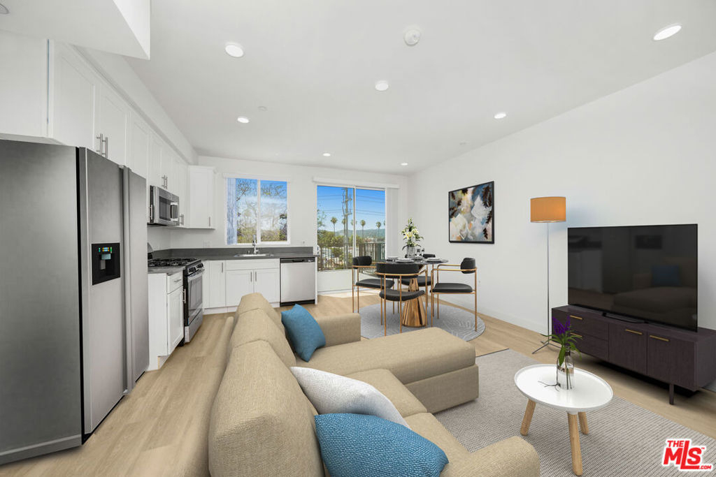 14825 Delano Street - Photo 0