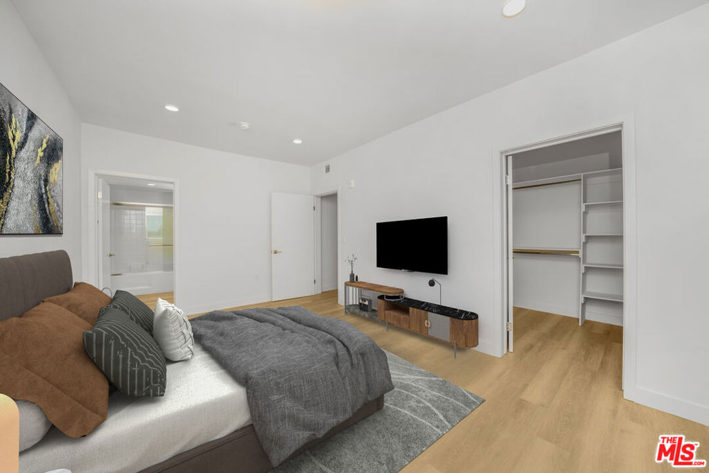 14825 Delano Street - Photo 7