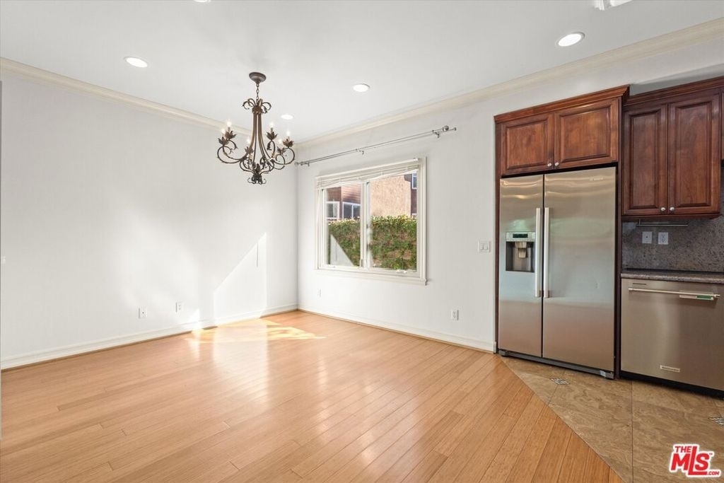 272 N Chester Avenue - Photo 6