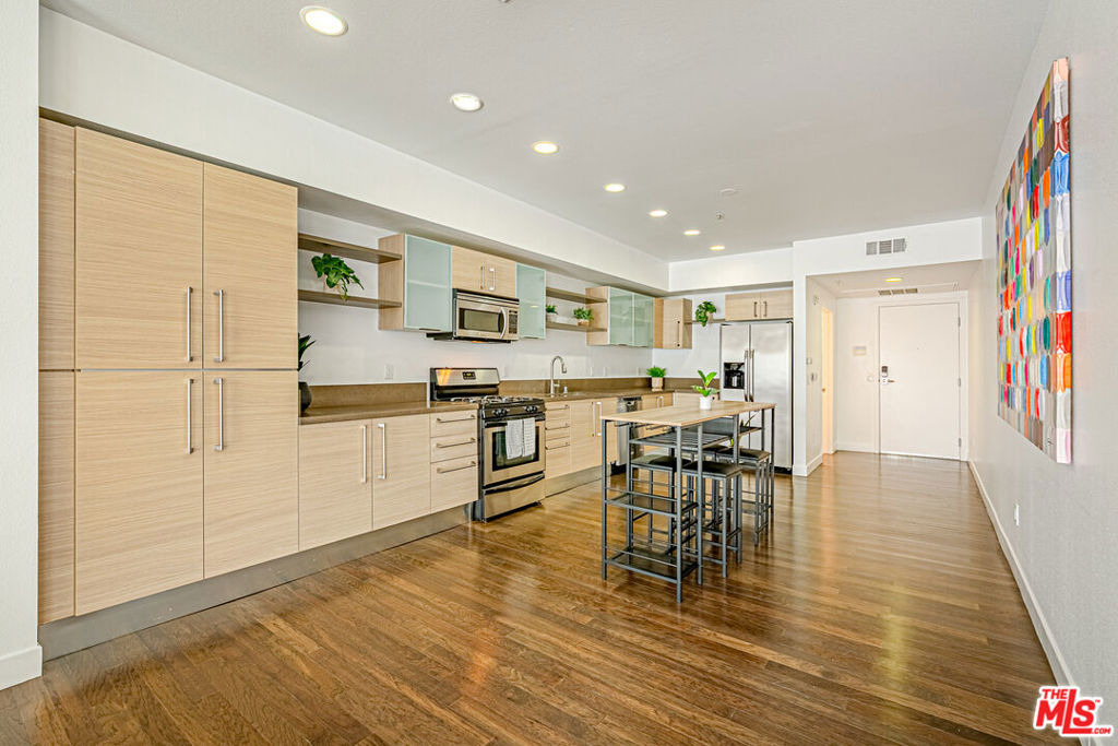 1234 Wilshire Boulevard - Photo 1