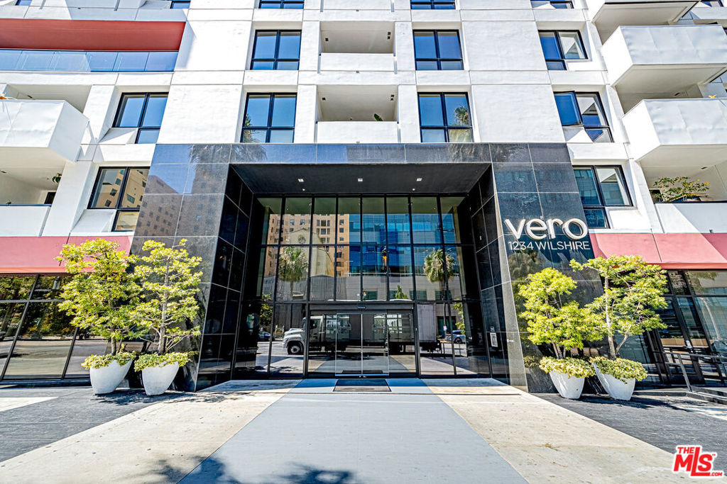 1234 Wilshire Boulevard - Photo 0