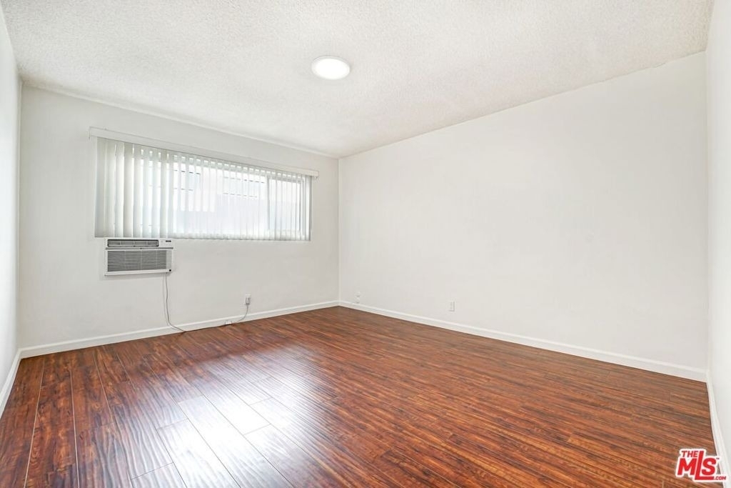 919 N N Alfred Street - Photo 11