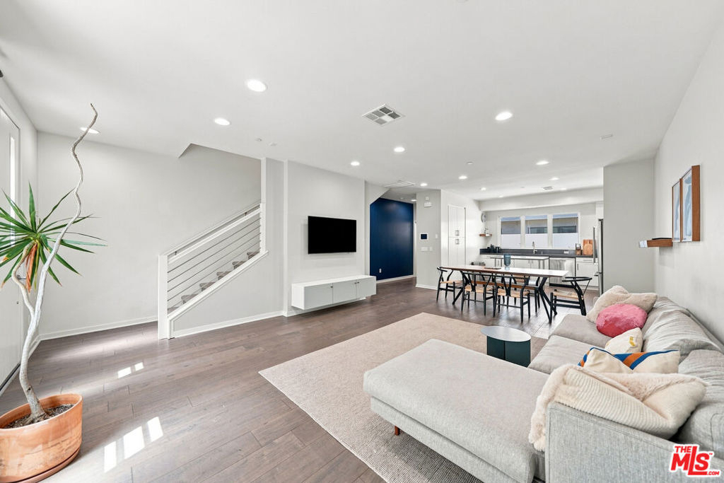 2928 Rowena Avenue - Photo 1