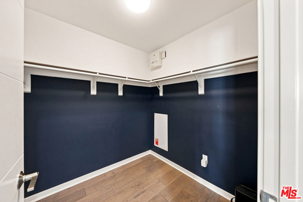 2928 Rowena Avenue - Photo 10
