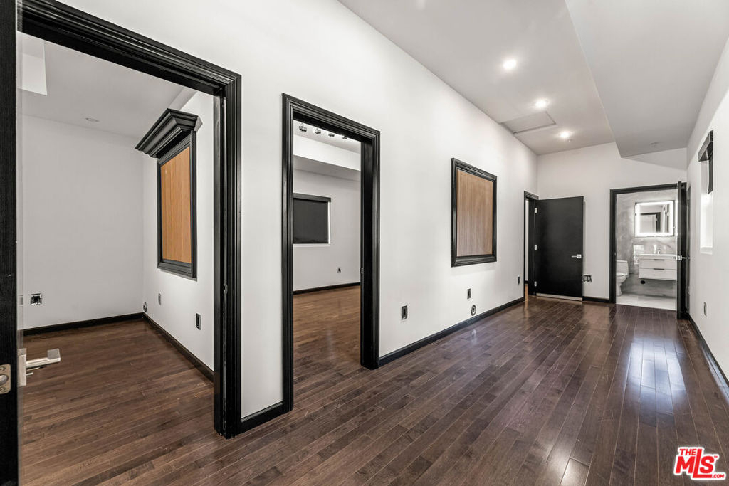 8817 Encino Avenue - Photo 46