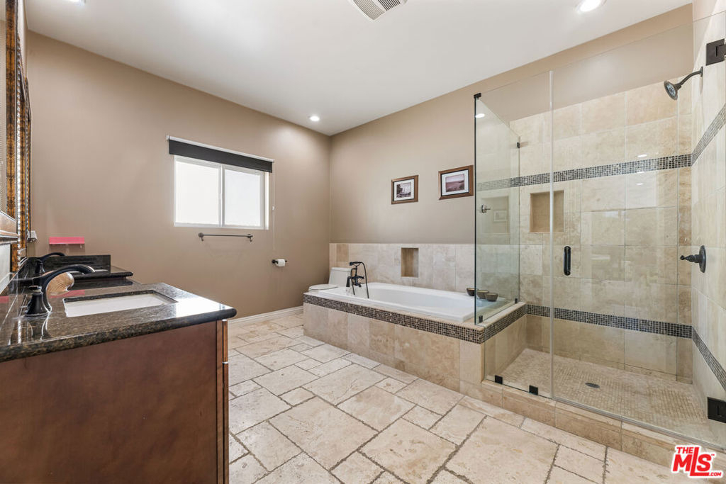 8817 Encino Avenue - Photo 13