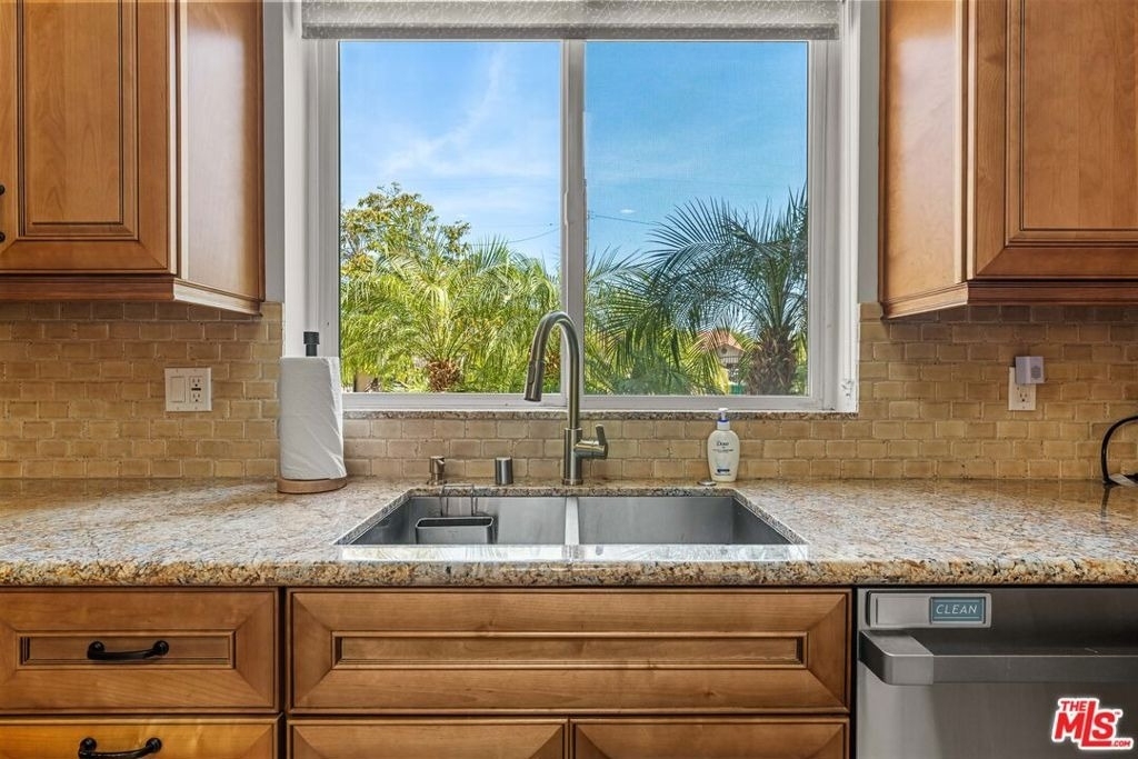 8817 Encino Avenue - Photo 18