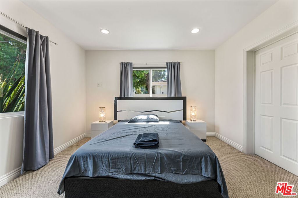 8817 Encino Avenue - Photo 25