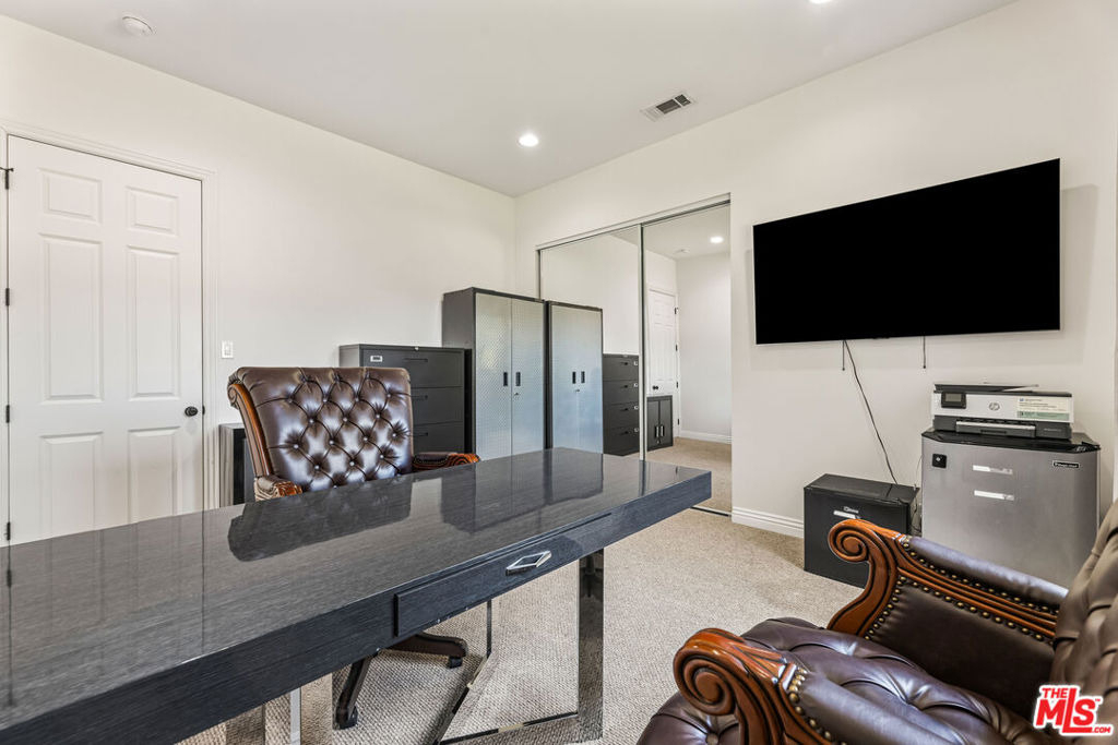 8817 Encino Avenue - Photo 40