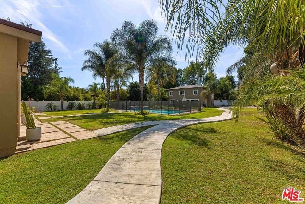 8817 Encino Avenue - Photo 57