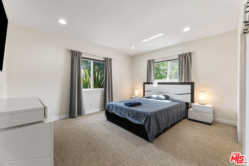 8817 Encino Avenue - Photo 11