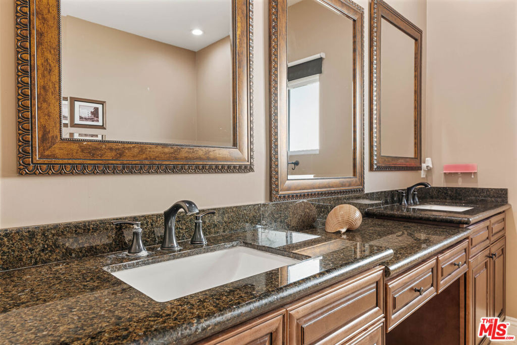 8817 Encino Avenue - Photo 12