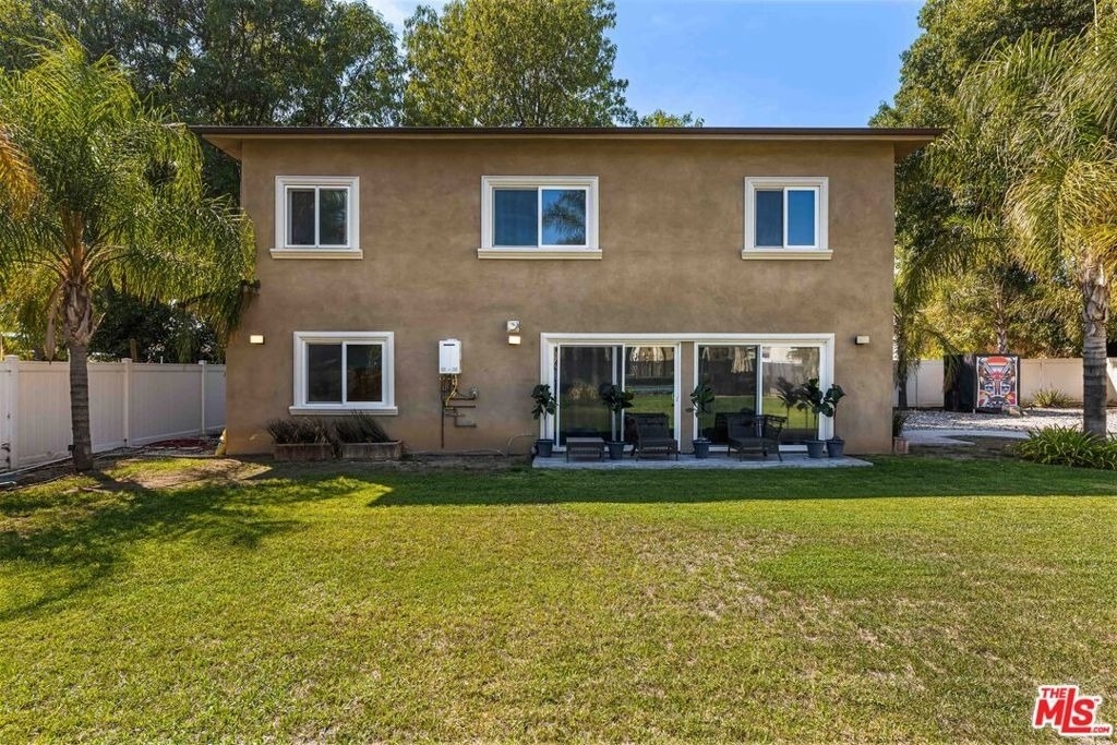 8817 Encino Avenue - Photo 44