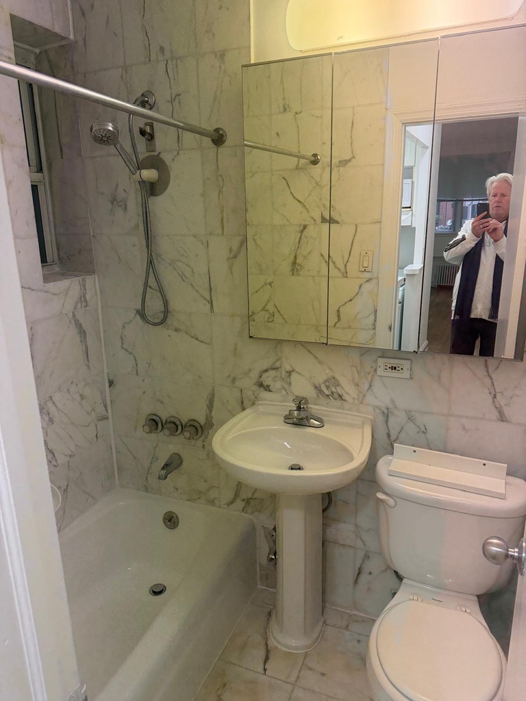 East 81st Street - Photo 2