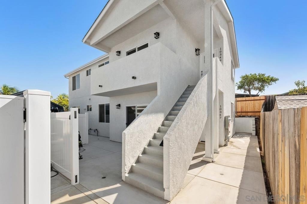 10349 Lipscomb Dr - Photo 0
