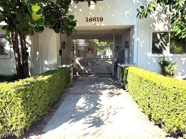 18619 Collins Street - Photo 15