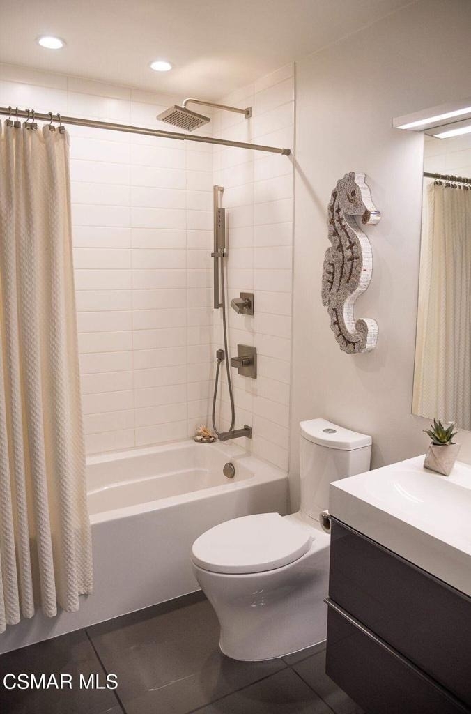 18619 Collins Street - Photo 8
